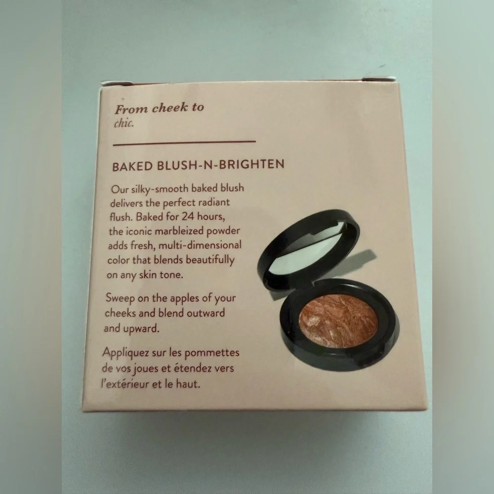 Laura Geller Baked Blush-n-Brighten in Sunswept Satin Finish